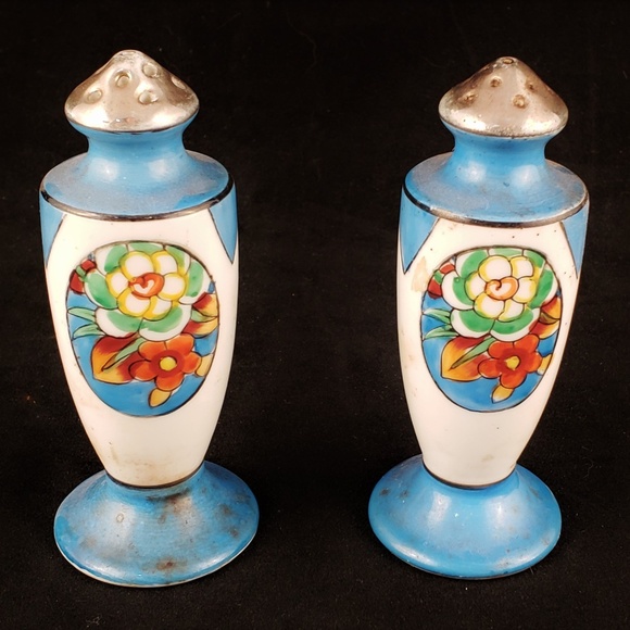 Vintage Painted Salt & Pepper Shakers Japan - Picture 1 of 6